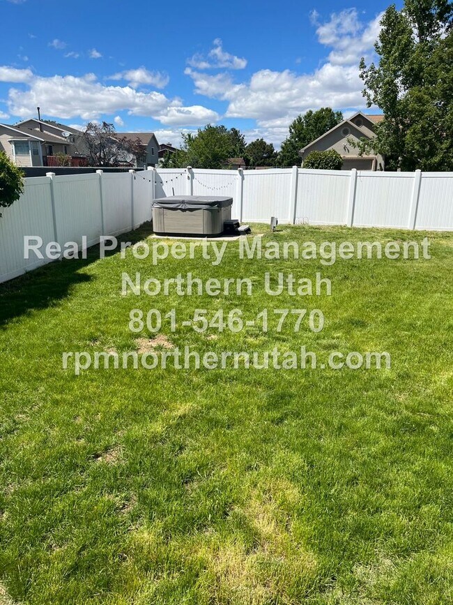 Building Photo - Stunning 4 Bedroom House in Layton Coming ...