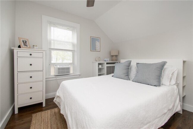 Building Photo - 33 Slocum St