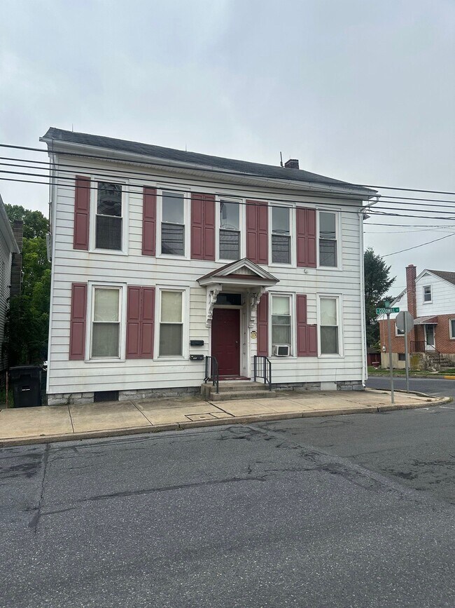 Building Photo - 152 W Main Ave