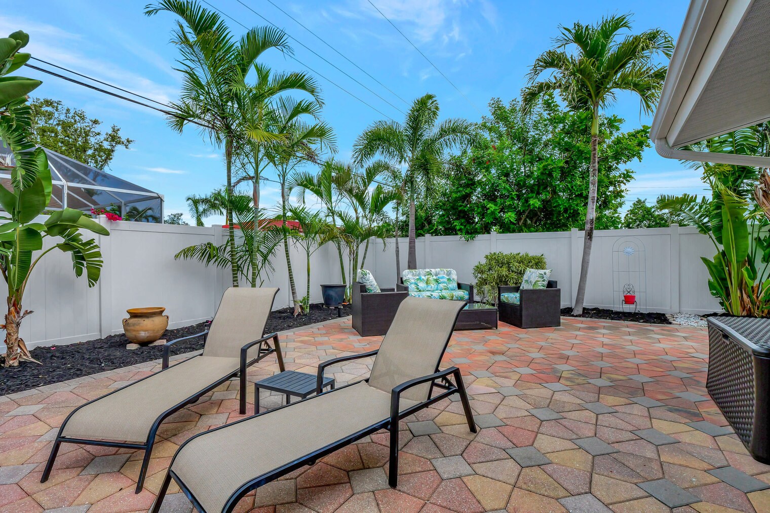 Building Photo - 27526 Los Amigos Ln