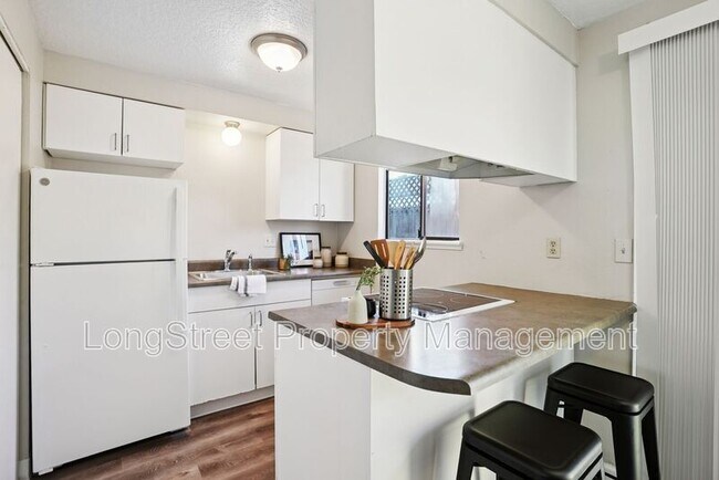 Building Photo - 5724 SE 83rd Ave