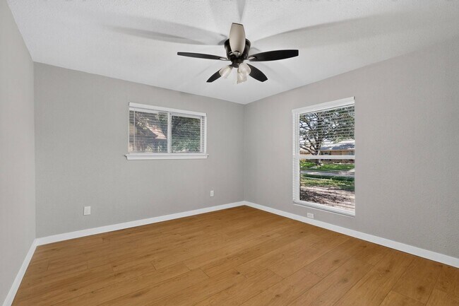 Building Photo - 2308 Chamberlain Dr