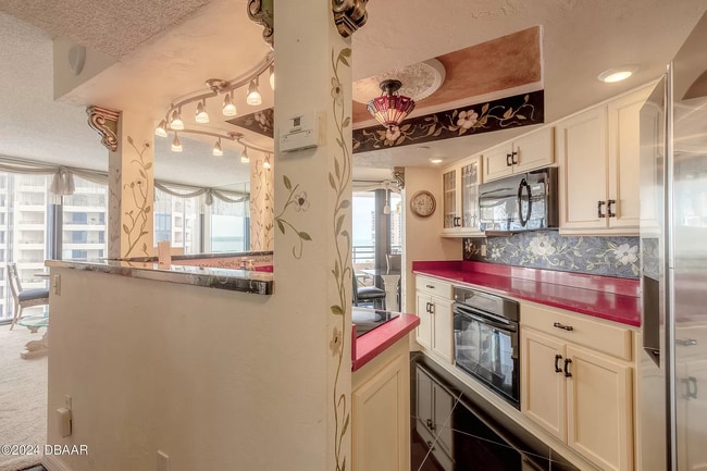 Primary Photo - 1 Oceans West Blvd