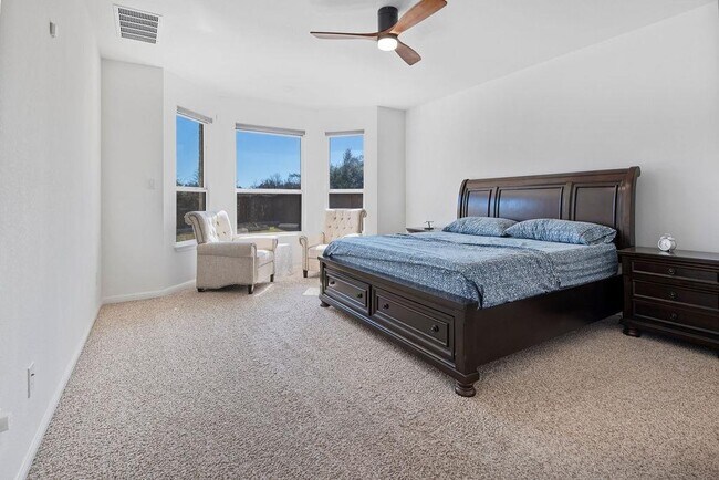 Building Photo - 232 Barton Oak Trl