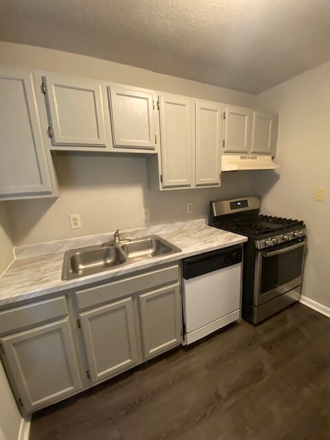 Building Photo - 3909 Overland Hts