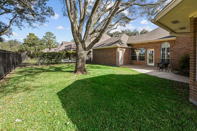 Building Photo - 1122 Wellshire Dr