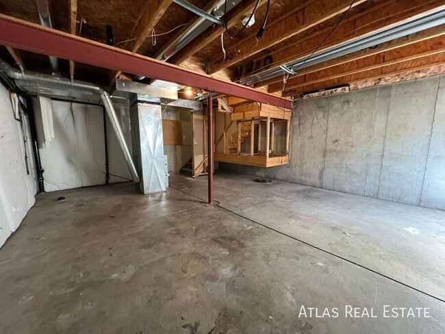 Building Photo - 4854 Crystal St