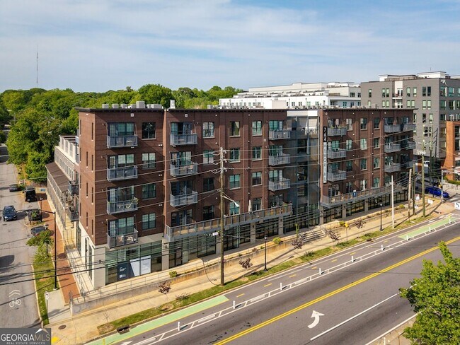 Building Photo - 764 Memorial Dr SE