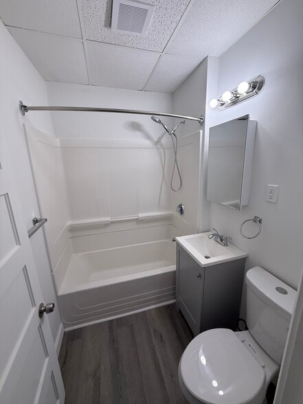 Building Photo - 25 Wyman St