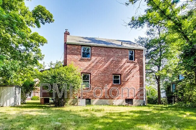Building Photo - 2710 Emmet Rd