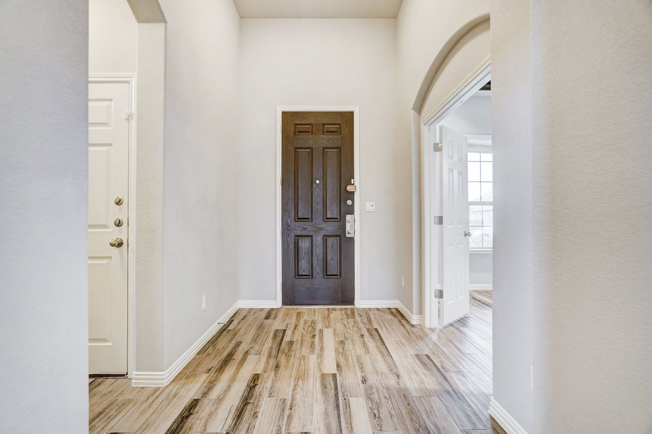 Building Photo - 213 Mindy Way