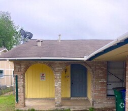 Building Photo - Alnwick 5728 &amp; 5730