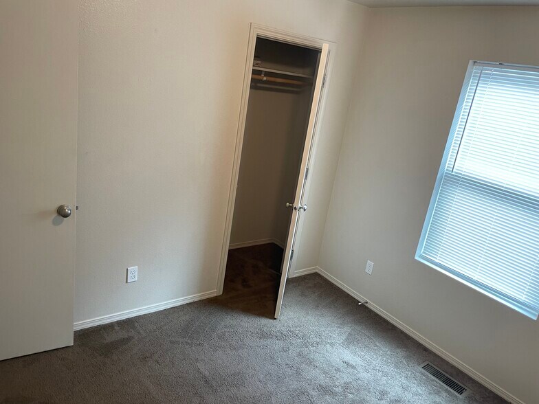 Building Photo - 13710 Key west St.