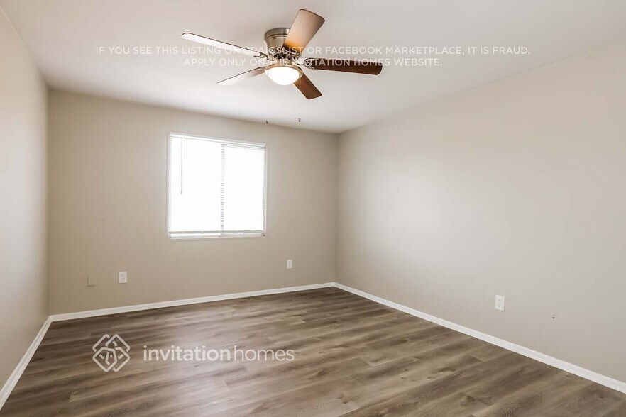 Building Photo - 14235 N 39th Way
