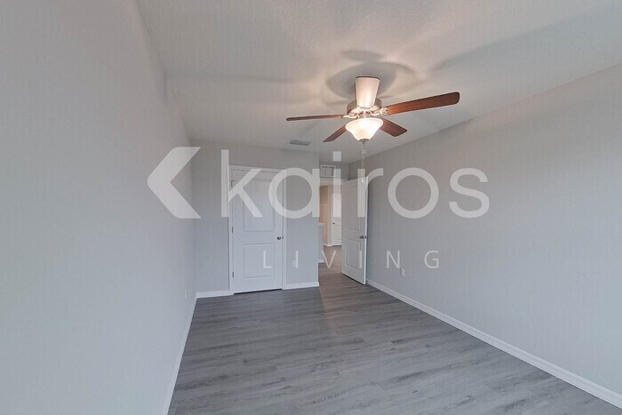 Building Photo - 8670 SW 43rd Ter