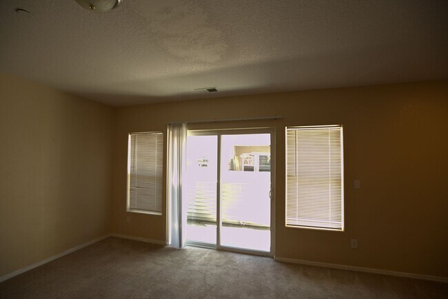 Building Photo - Lafayette 12 Plex