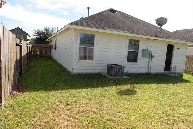 Building Photo - 9123 River Dale Canyon Ln