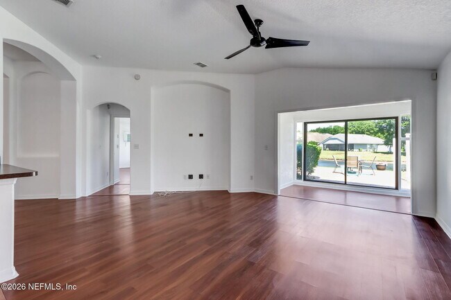 Building Photo - 566 Longmill Ln