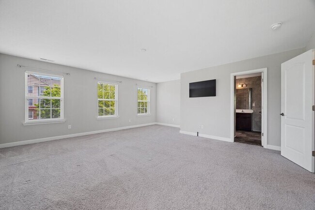 Building Photo - 623 Freeman Dr