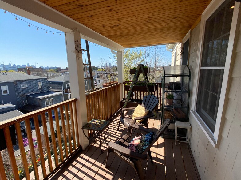 Building Photo - 14 Flint St