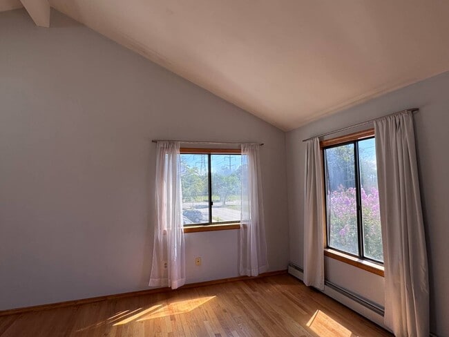 Building Photo - 6 Albergo Ct