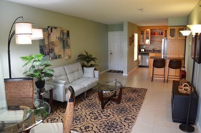 Building Photo - 301 Olivewood Pl