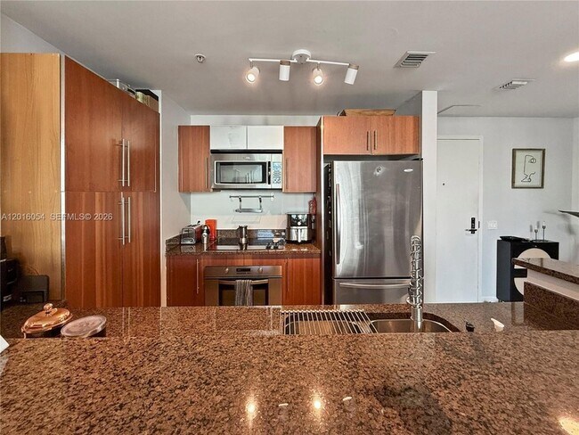 Building Photo - 300 S Biscayne Blvd