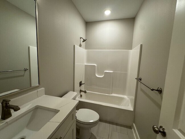 Building Photo - 5021 Springwood Cir