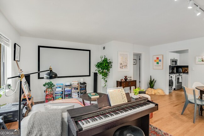 Building Photo - 96 Ardmore Pl NW