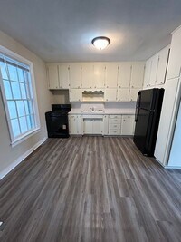 Building Photo - 1 Bedroom 1 Bath Apartment