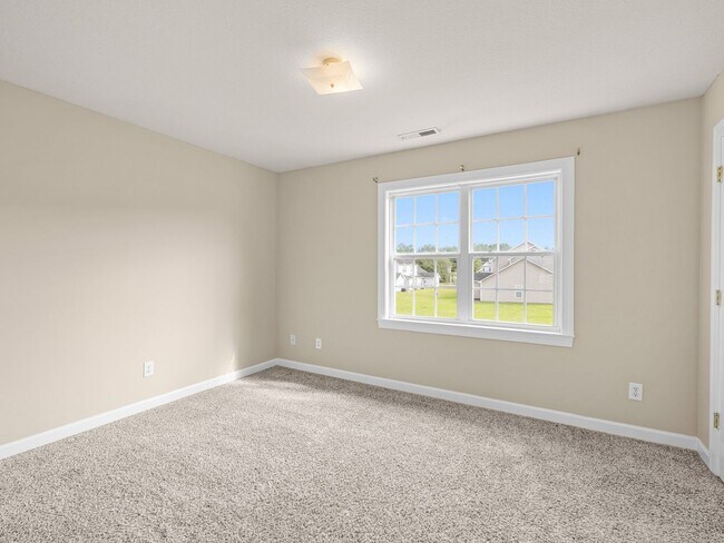 Building Photo - 210 Bridgewood Dr