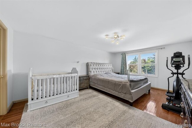 Building Photo - 30118 Kingsway Dr