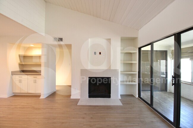 Building Photo - 5998 N 78th St