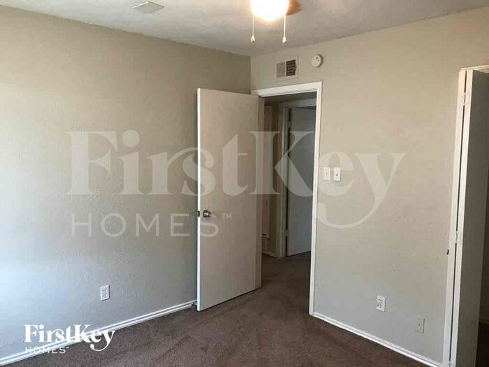 Building Photo - 7717 Castillo Rd