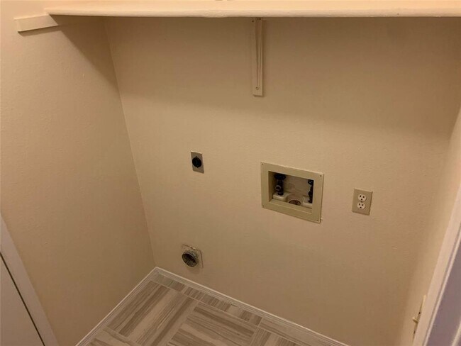 Building Photo - 10911 Grassmere Ct