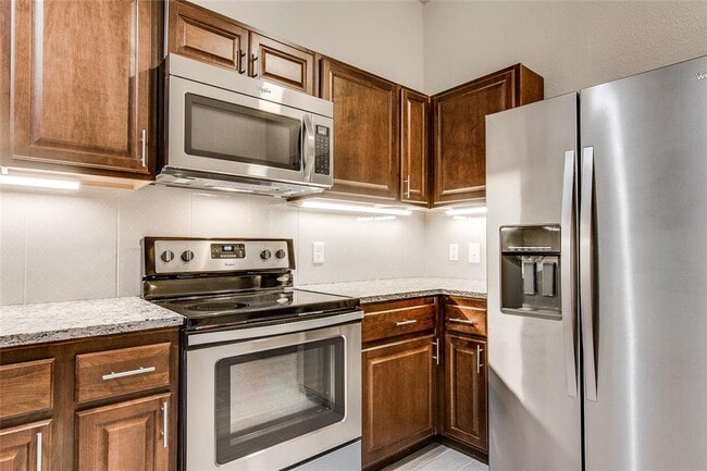 Building Photo - 6407 Hopkins Dr