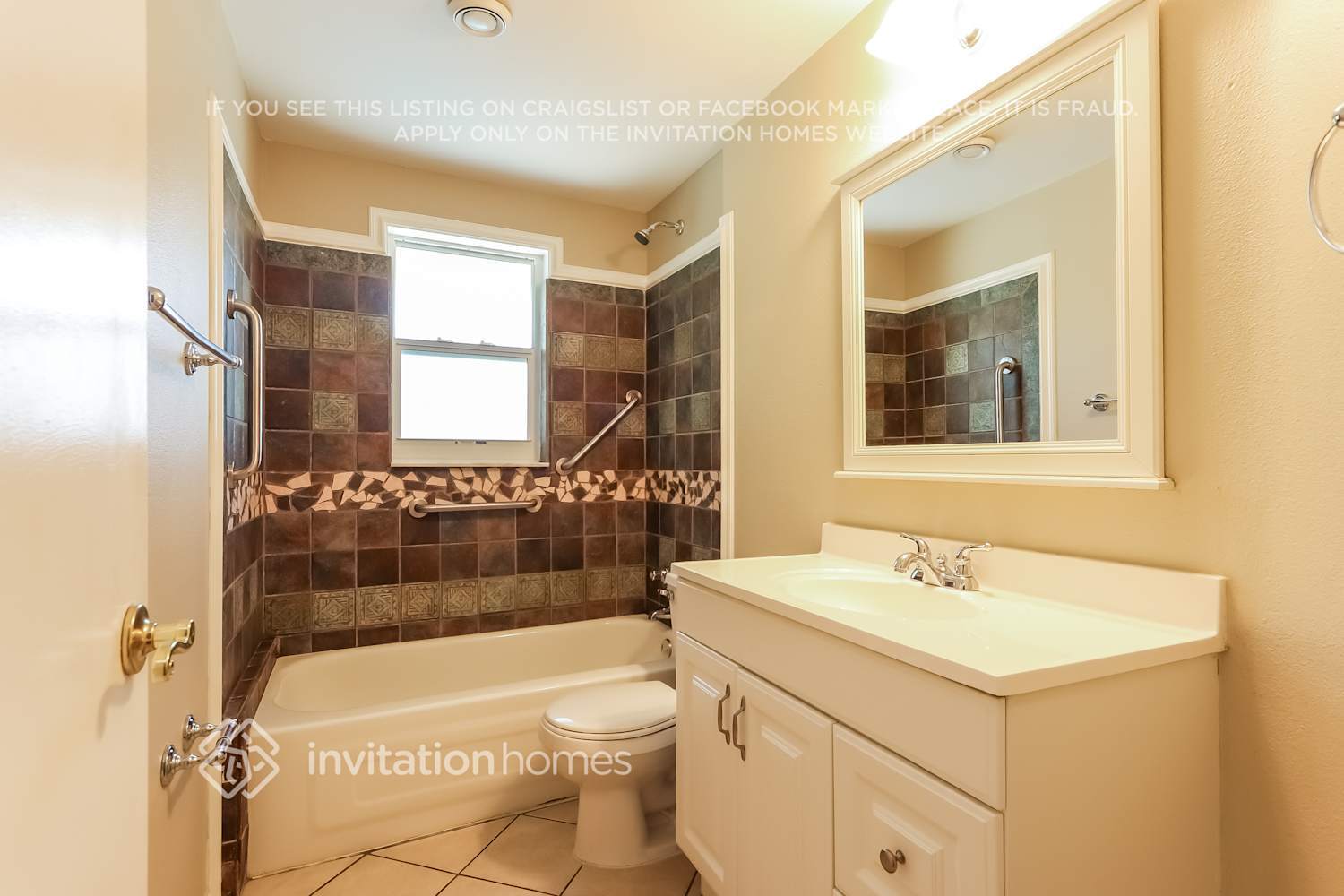 Building Photo - 4947 Live Oak Dr