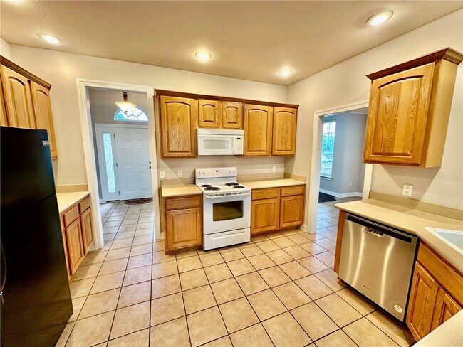 Building Photo - 2846 Eaglecrest Cir