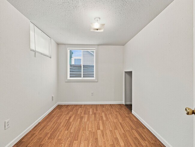 Building Photo - 2122 8th Ave