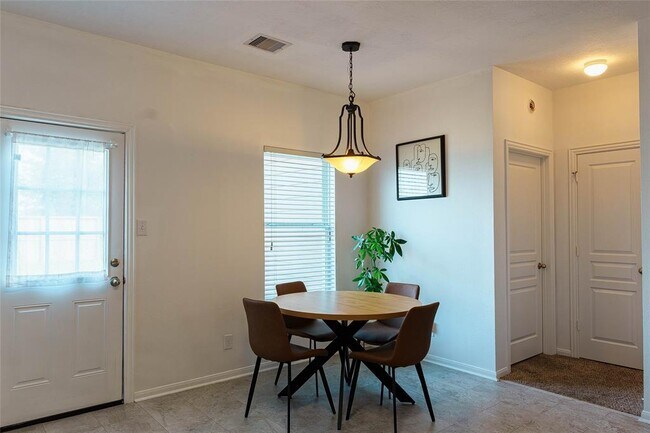 Building Photo - 7617 Topaz Way