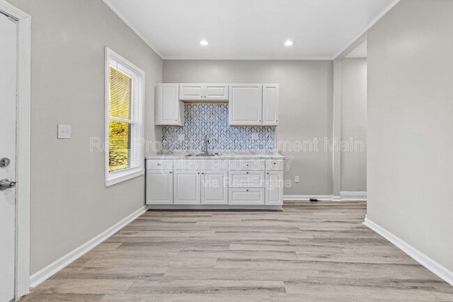 Building Photo - 3707 Hunt St