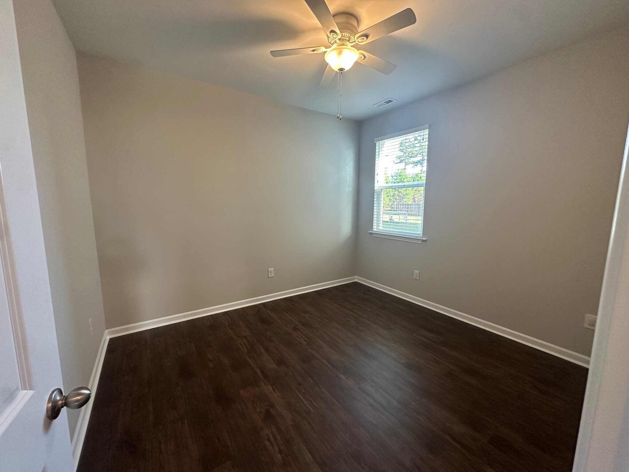 Building Photo - 8170 E Highcroft Dr NE