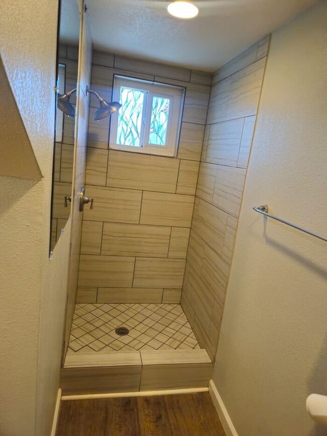 Building Photo - Large Downtown Studio, walking distance to UNR and Downtown Reno