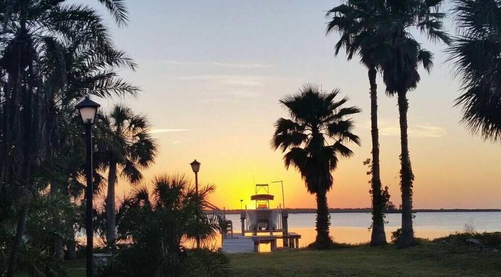 Building Photo - 10891 W Whitacre Ln