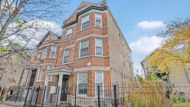 Primary Photo - 2255 S Whipple St