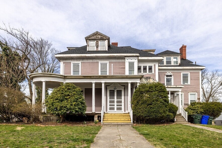 Building Photo - 764 Rock St