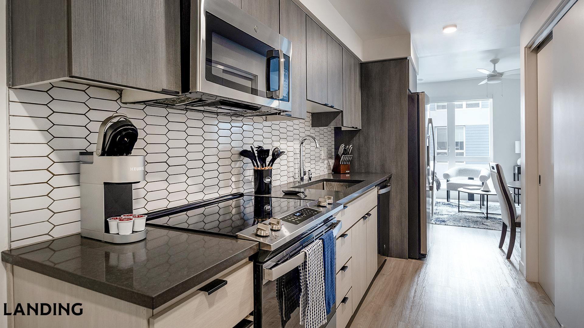 Building Photo - 707 S Farmer Ave