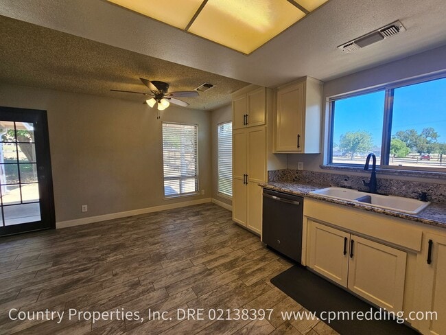 Building Photo - 12183 Dry Creek Rd