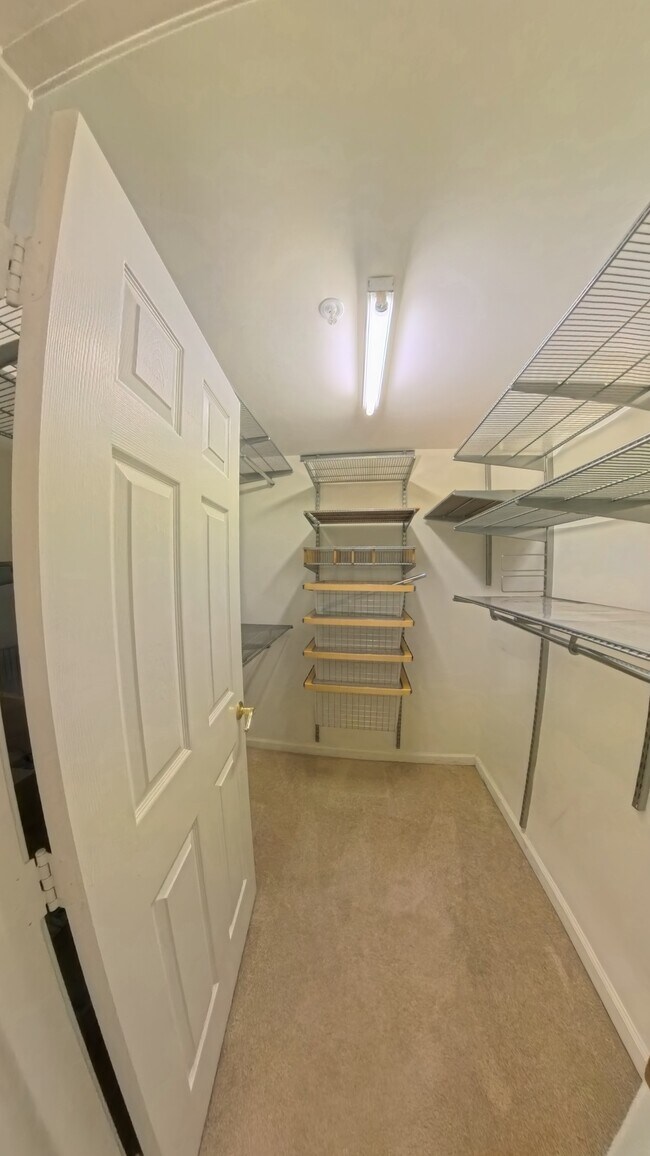 Building Photo - 7021 Haycock Rd