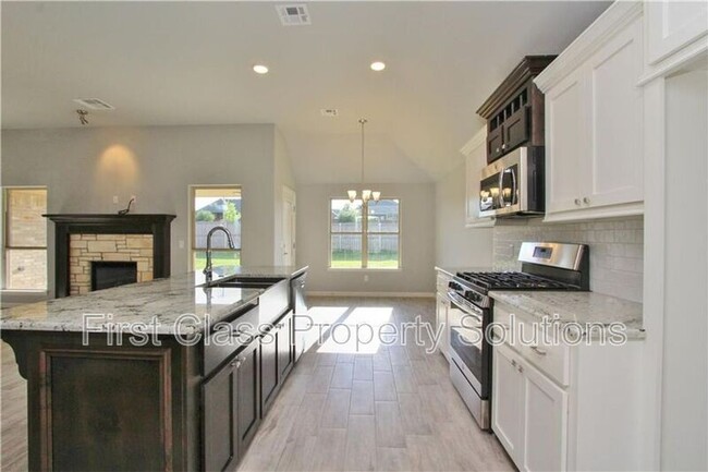 Building Photo - 4005 Brougham Way